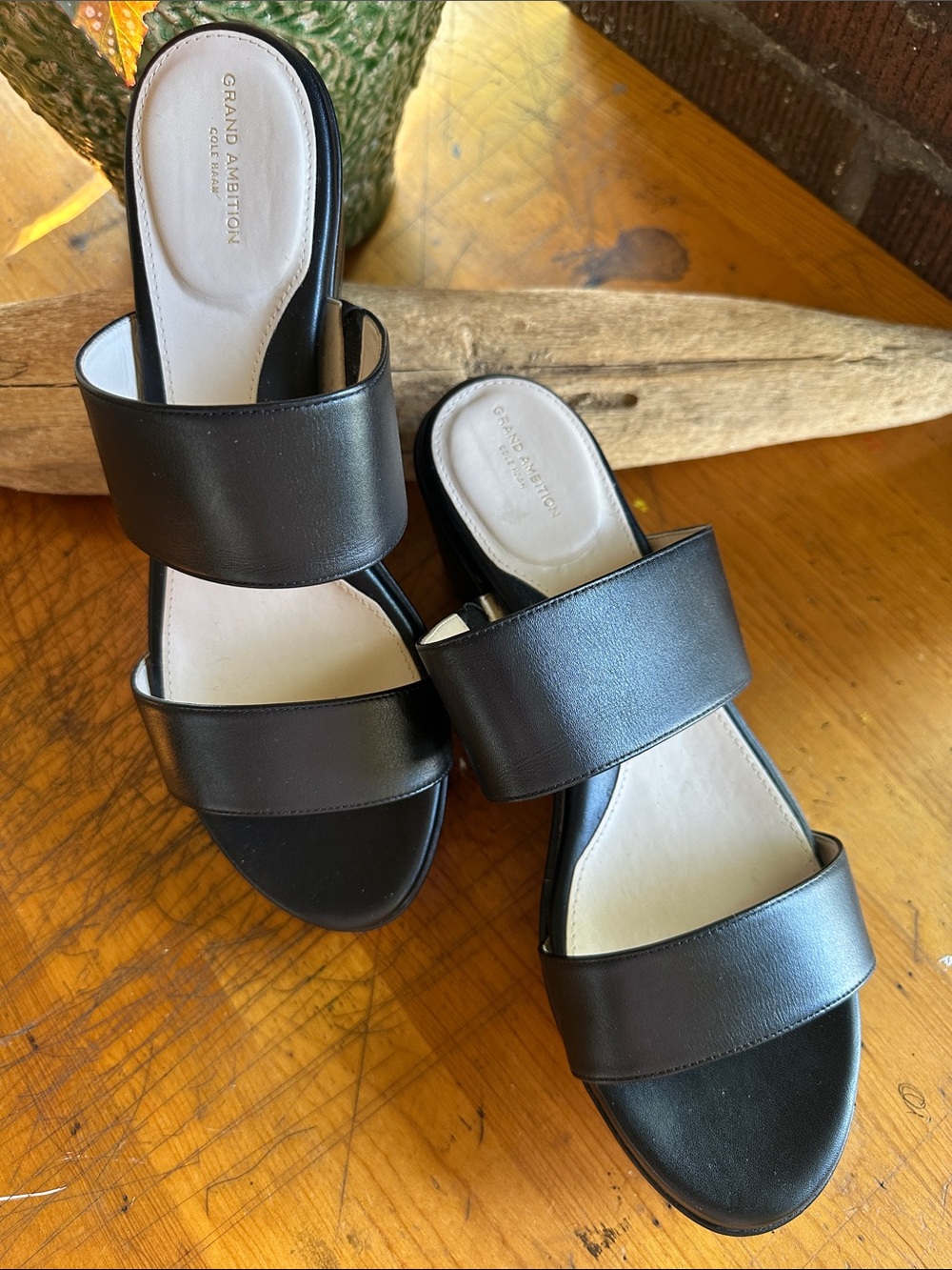 Cole Haan Grand Ambition smooth black leather platform slide/sandal. Size 10 - Picture 4 of 11